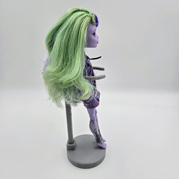 Monster High Twyla Boogeyman New Scaremester Doll Mattel Read - Picture 8 of 16